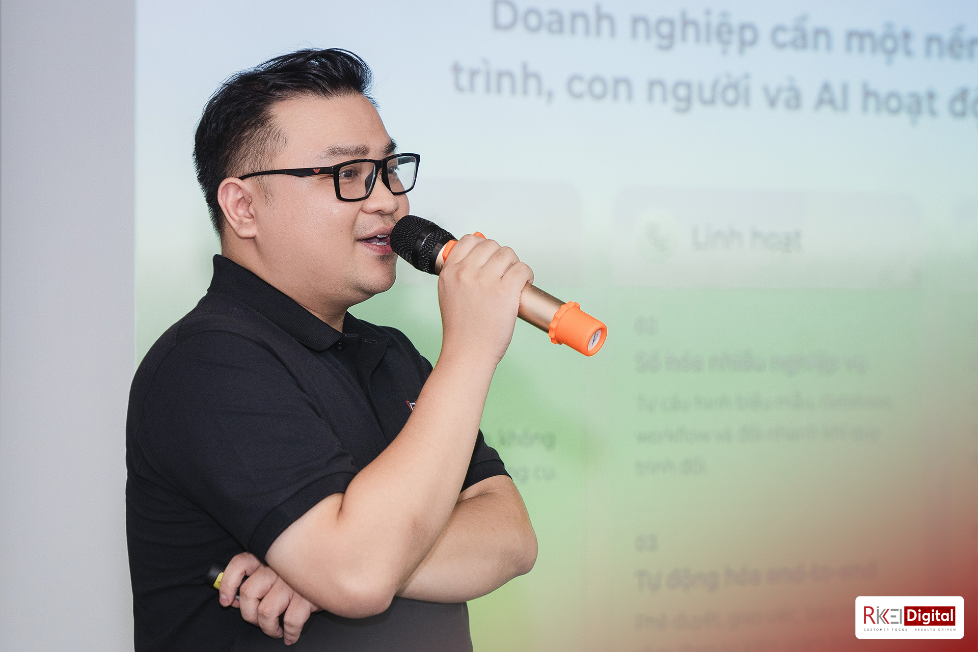 Keynote 02 & 03: Định hướng về số h&oacute;a m&ocirc; h&igrave;nh quản trị v&agrave; c&aacute;ch ứng dụng AI v&agrave;o vận h&agrave;nh doanh nghiệp từ Rikkei Digital